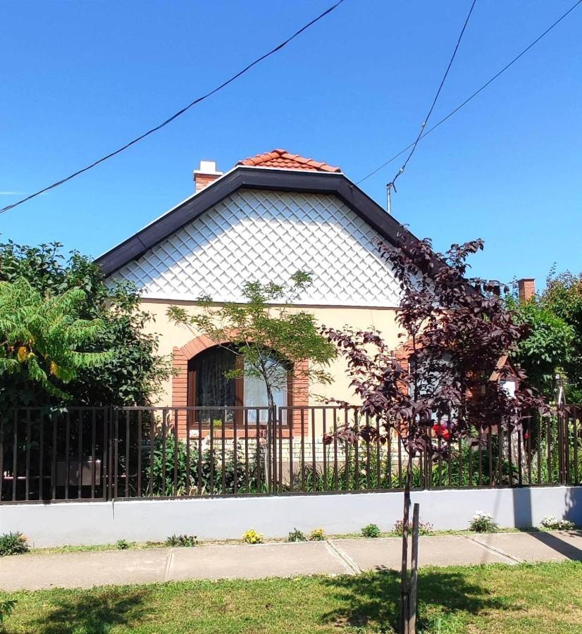 Bundik Vendeghaz Apartment Berettyoujfalu Exterior photo